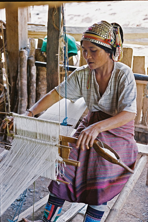 Akha woman weaving, BNG